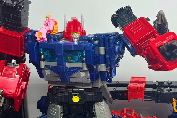 Nouvelle collab Transformers X Evangelion, Delta Magnus, Dinobots...Takara frappe fort !