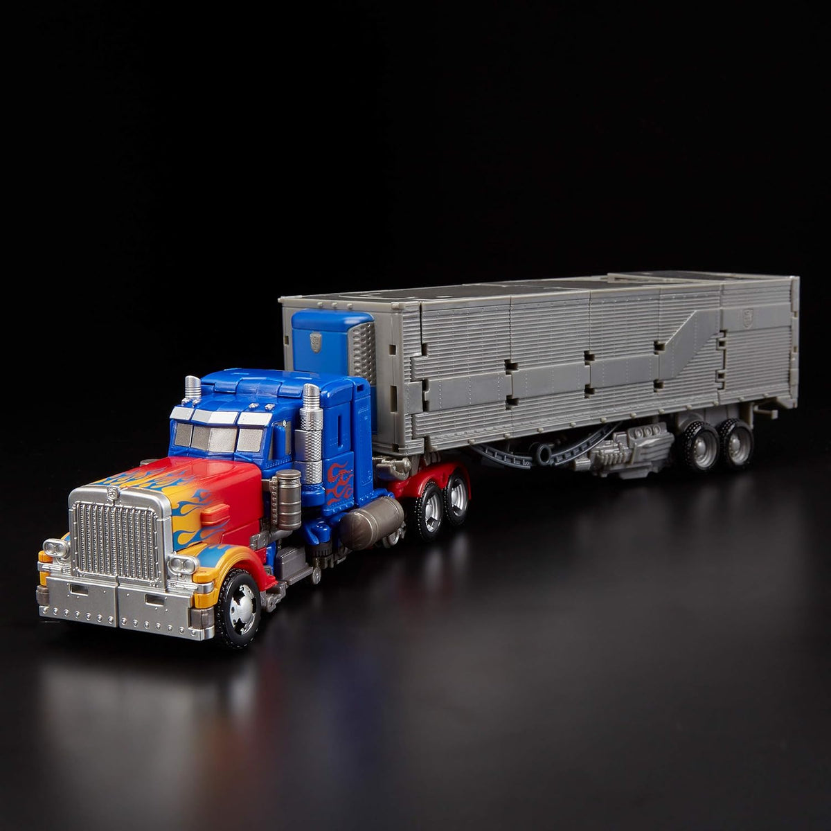 Optimus Prime Leader Class Studio Series 44