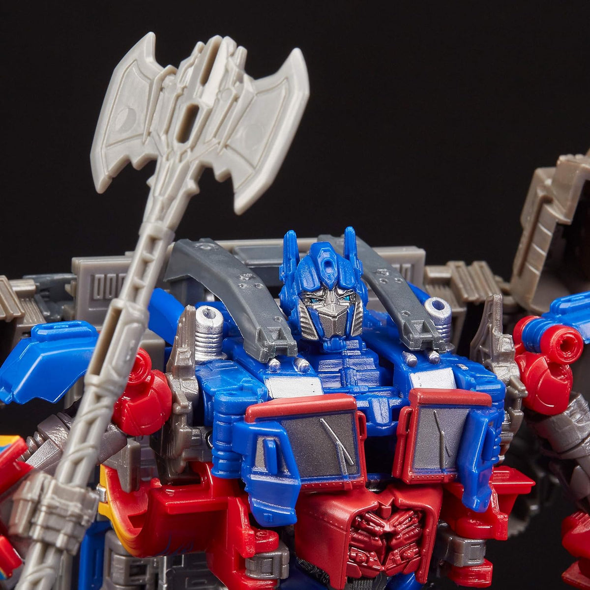 Optimus Prime Leader Class Studio Series 44