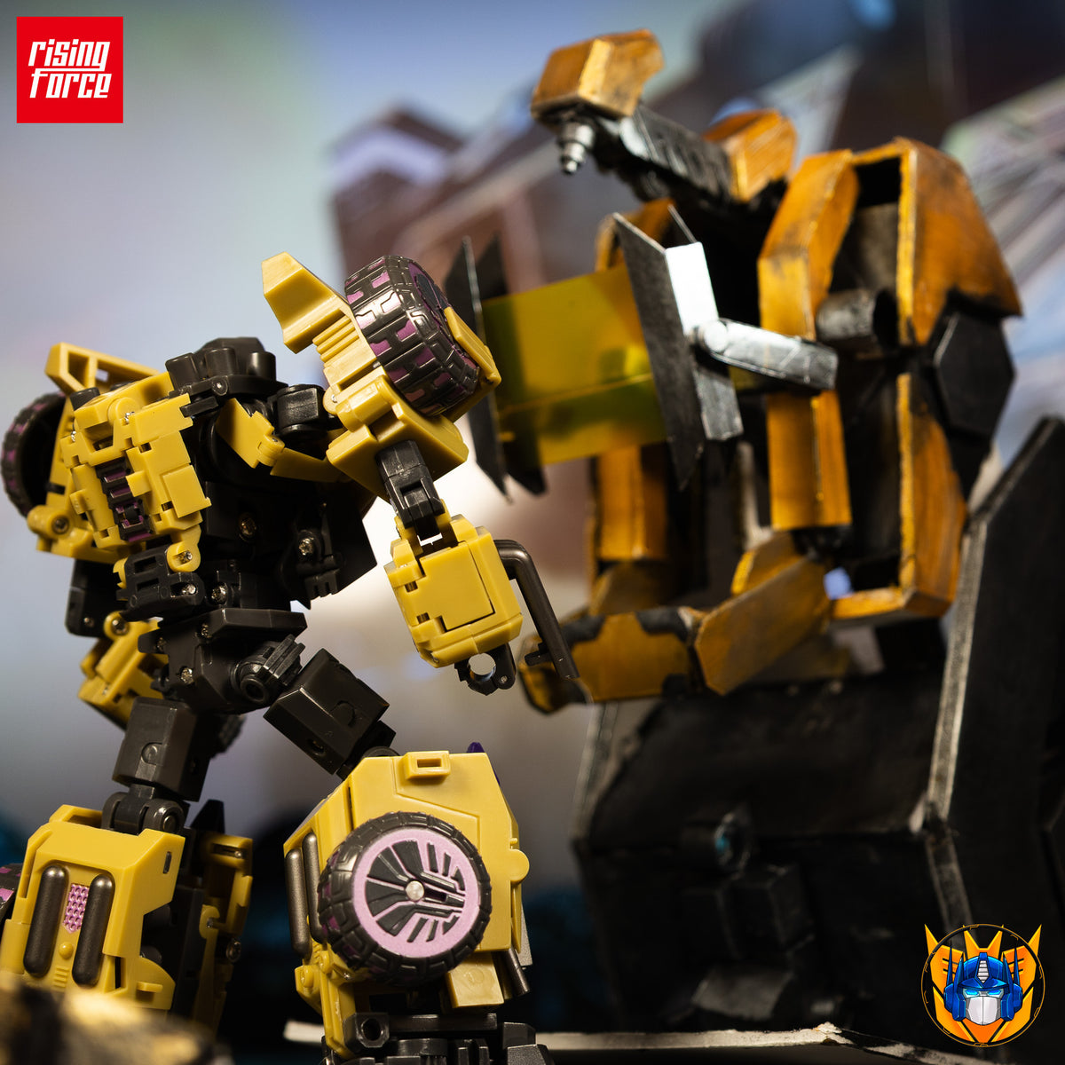 Snatch RF-C01 / Swindle Fall Of Cybertron 15cm Rising Force 3P