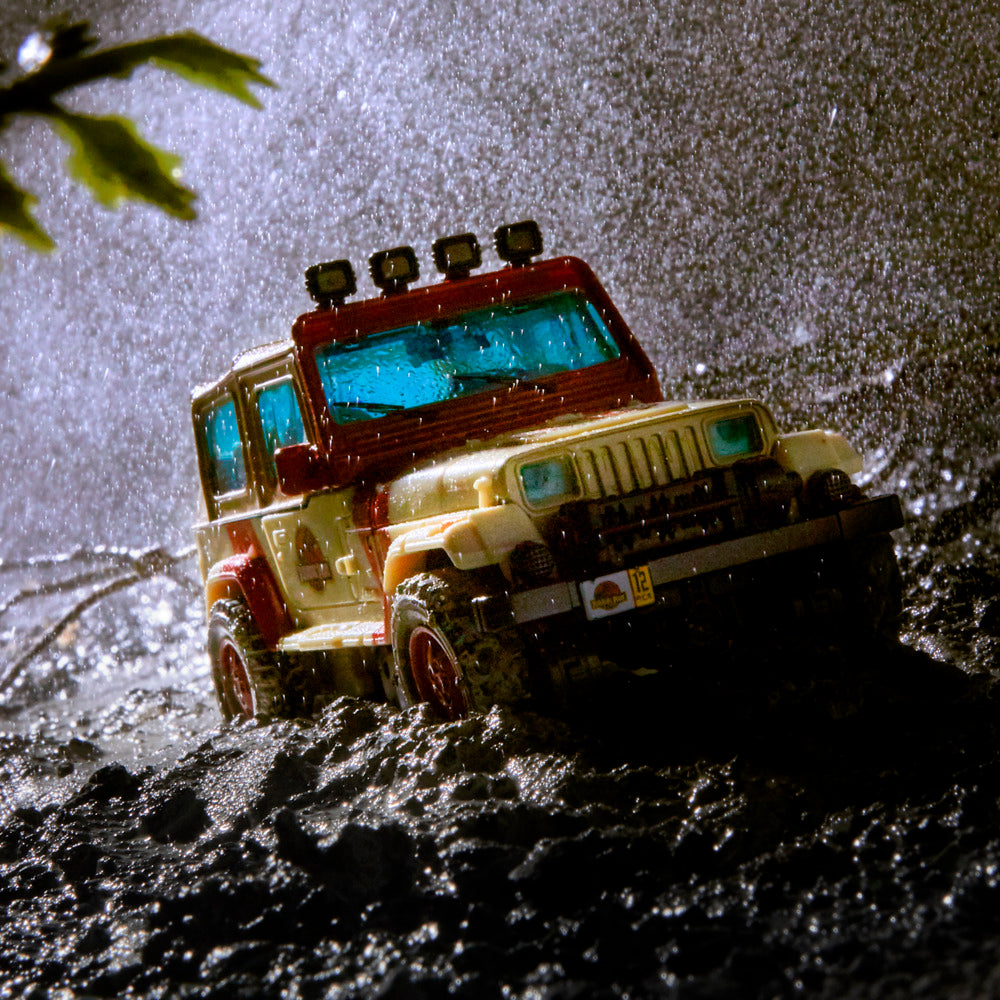 Dilophocon et Autobot JP12 Voyager Class 14cm Jurassic Park x Transformers