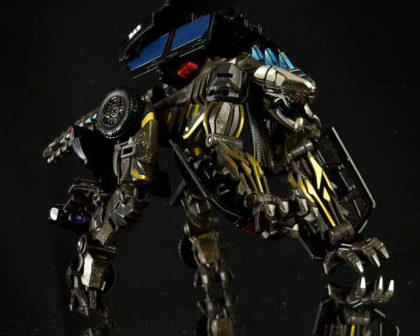 Greamáin do Hatchet Dark Of The Moon Studio Series ToyHax