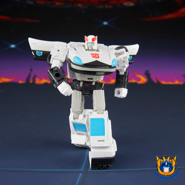 Prowl G1 Deluxe Class 12.5 Studio Series 86 MTMTE Collection