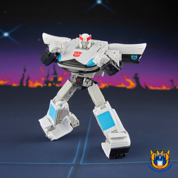 Prowl G1 Deluxe Class 12.5 Studio Series 86 MTMTE Collection
